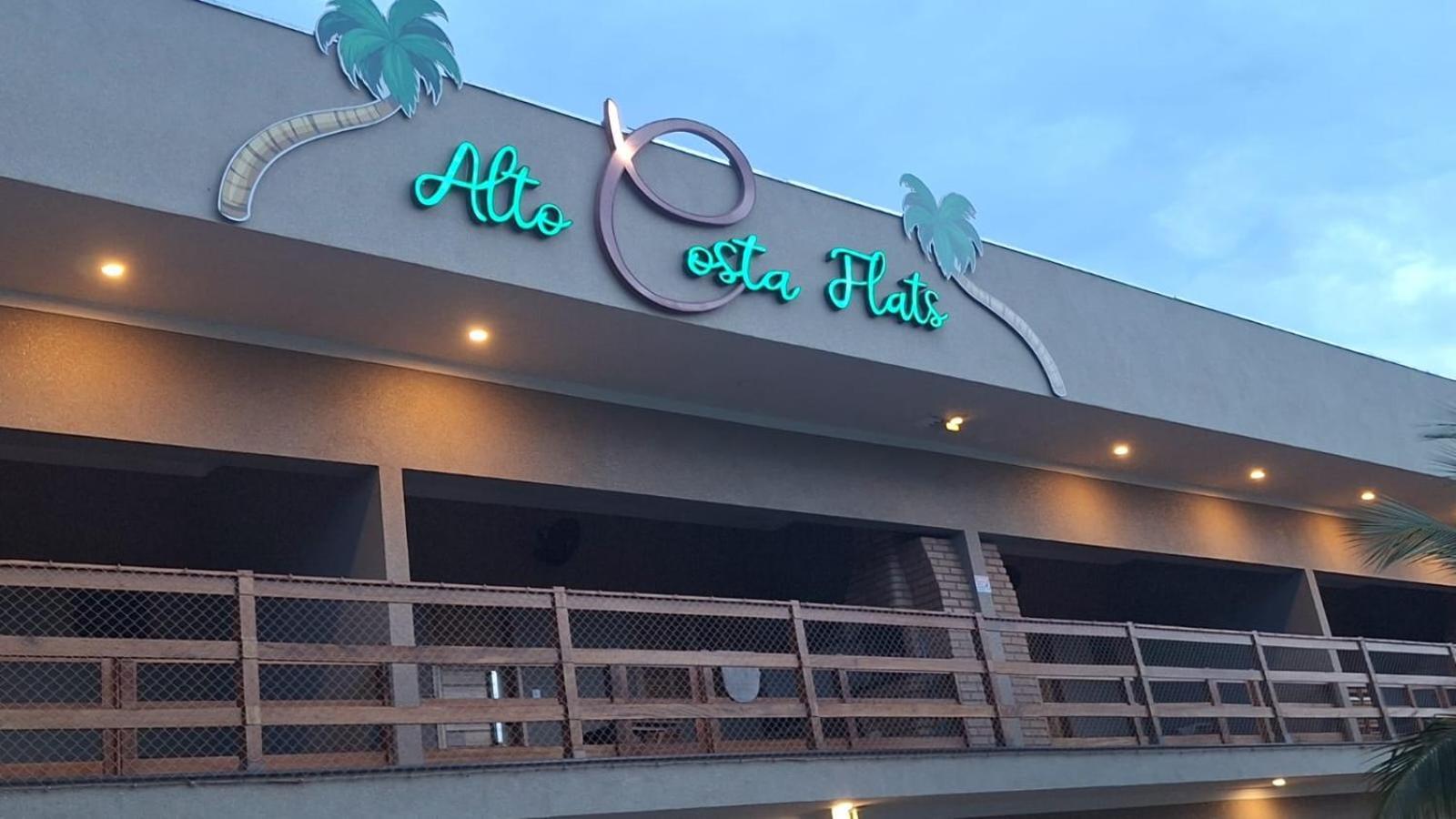 Alto Costa Flats